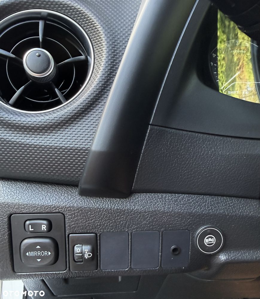 Toyota Auris 1.33 VVT-i Comfort - 11