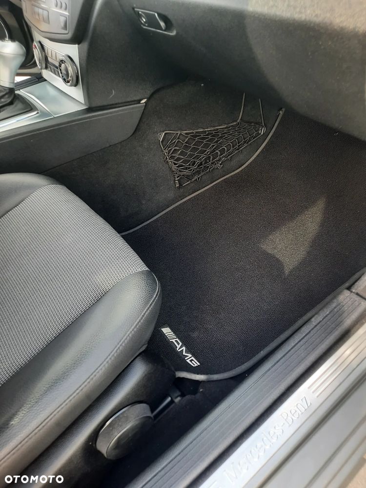 Mercedes-Benz Klasa C 220 CDI DPF Automatik Avantgarde - 27