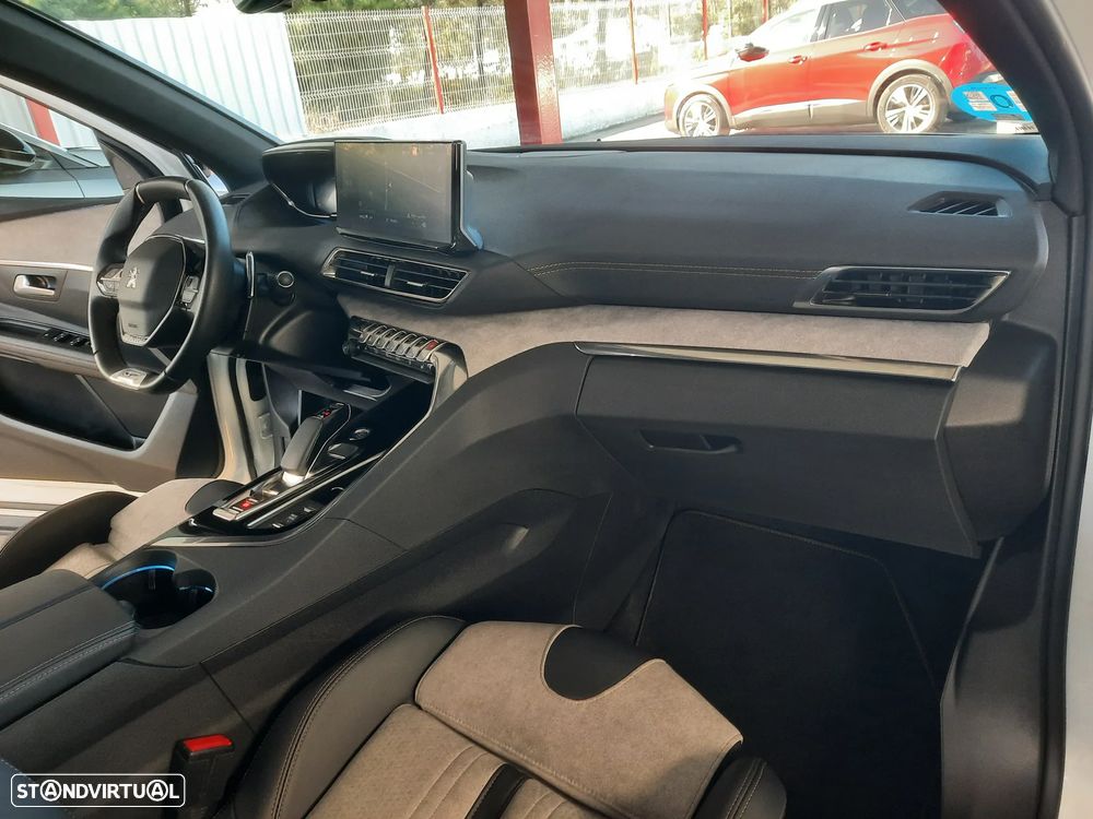 Peugeot 3008 1.6 Hybrid GT Pack e-EAT8 - 41