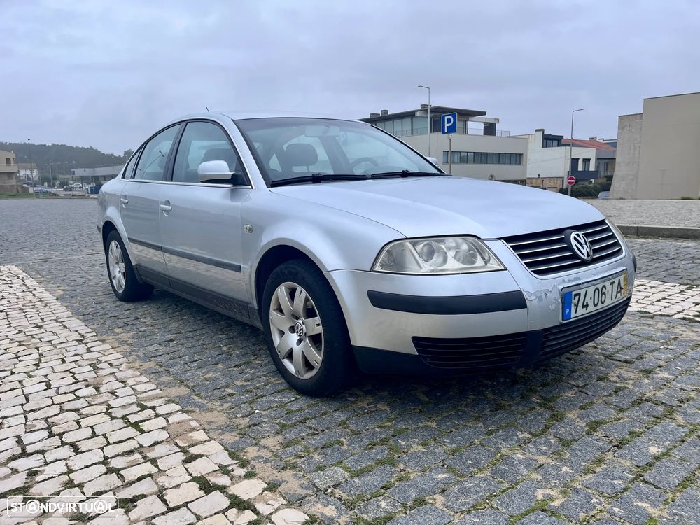 VW Passat 1.6 Confortline - 2