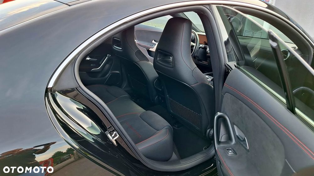 Mercedes-Benz CLA 200 AMG Line 7G-DCT - 13