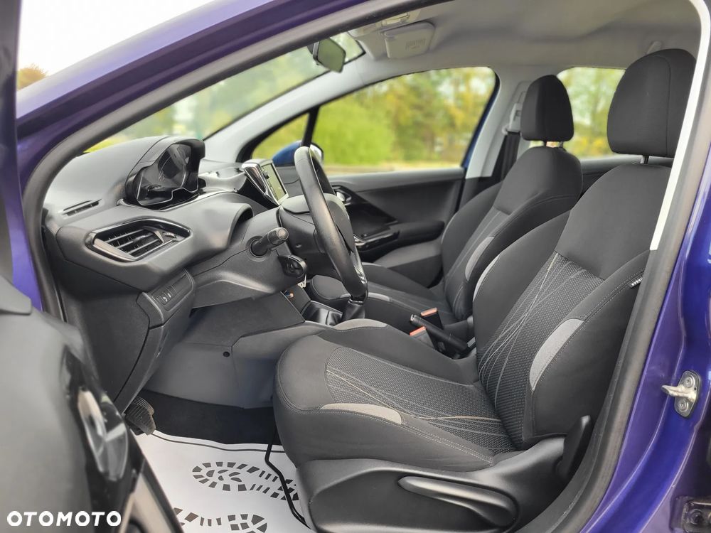 Peugeot 208 - 9