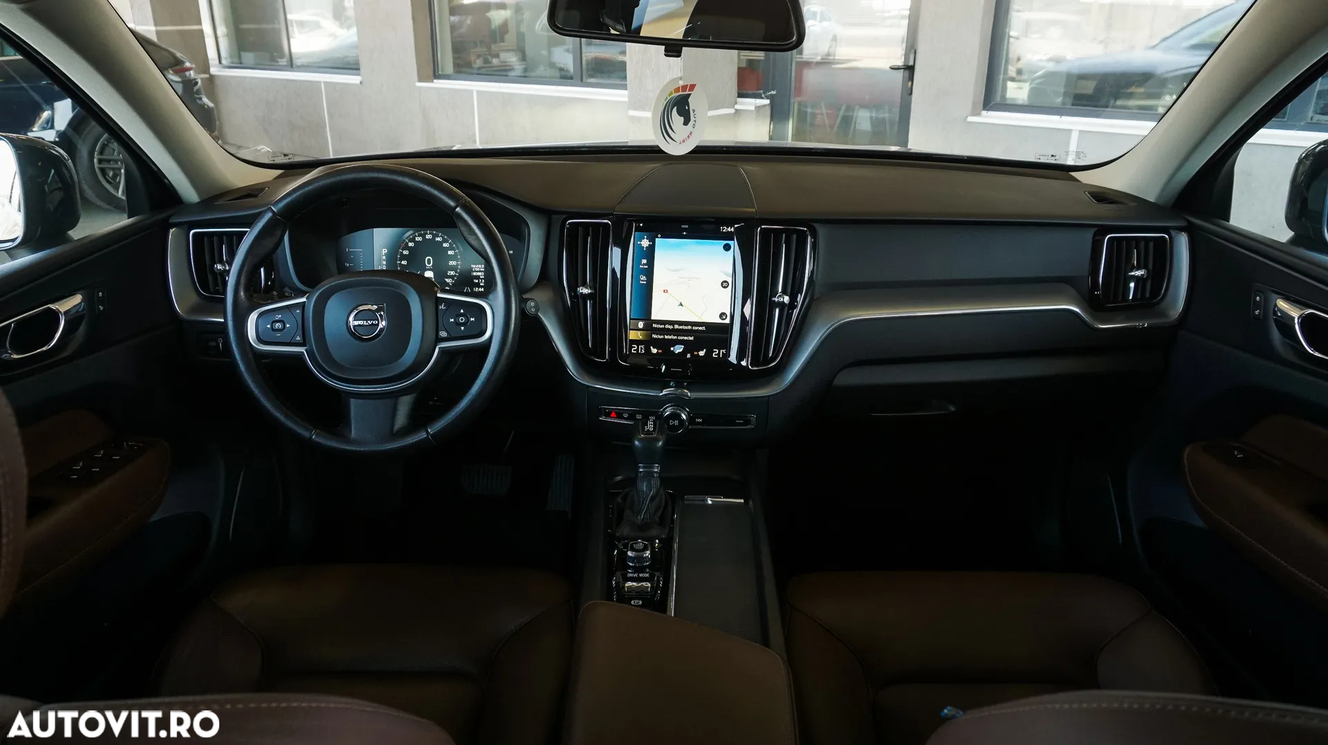 Volvo XC 60 D4 AWD Geartronic Momentum - 8