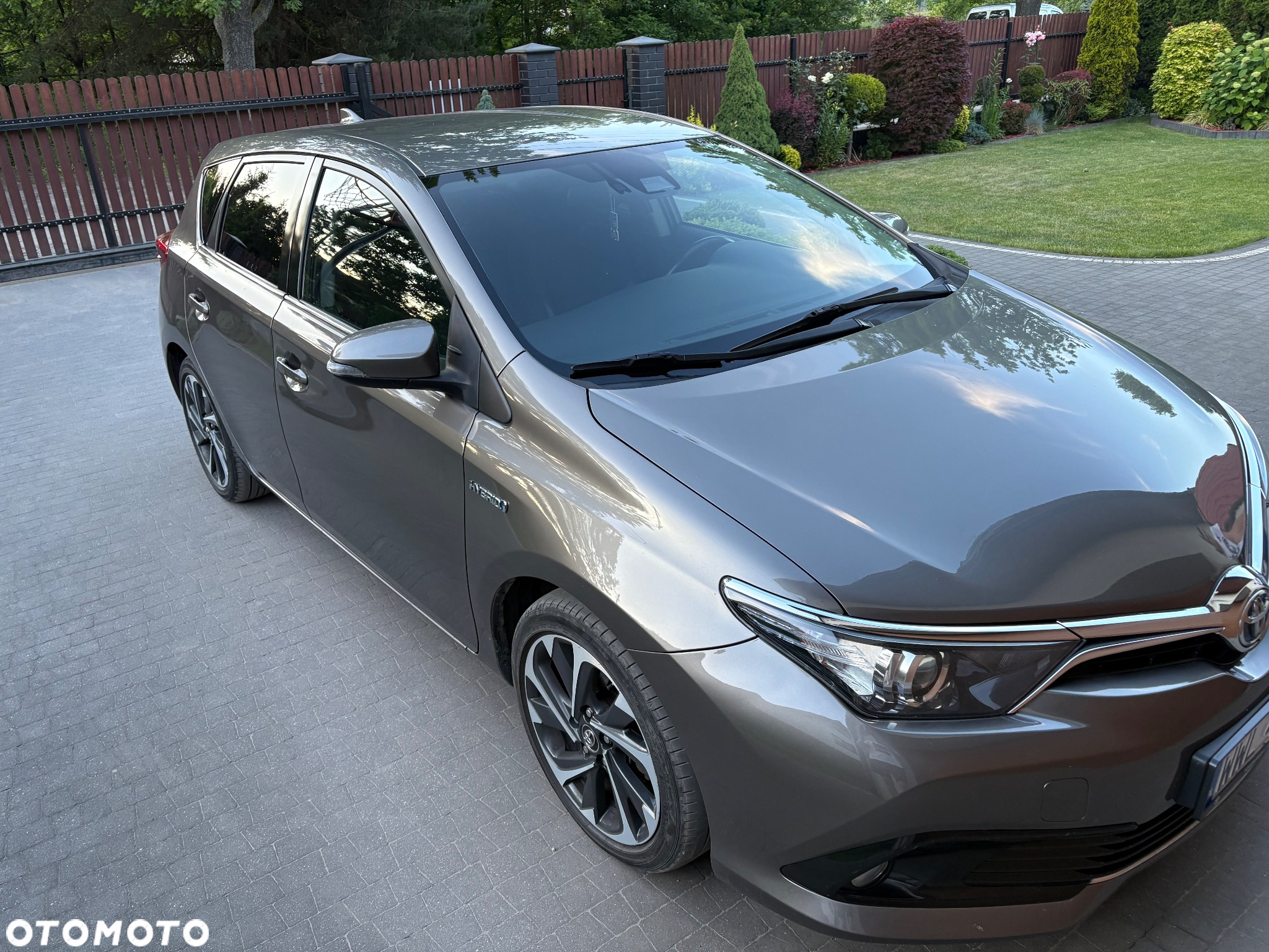 Toyota Auris Hybrid 135 Prestige - 2