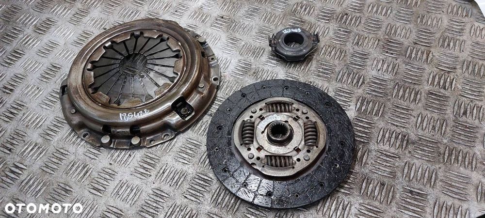 SPRZĘGŁO TARCZA + DOCISK TOYOTA AVENSIS T25 1.8 16V - 1