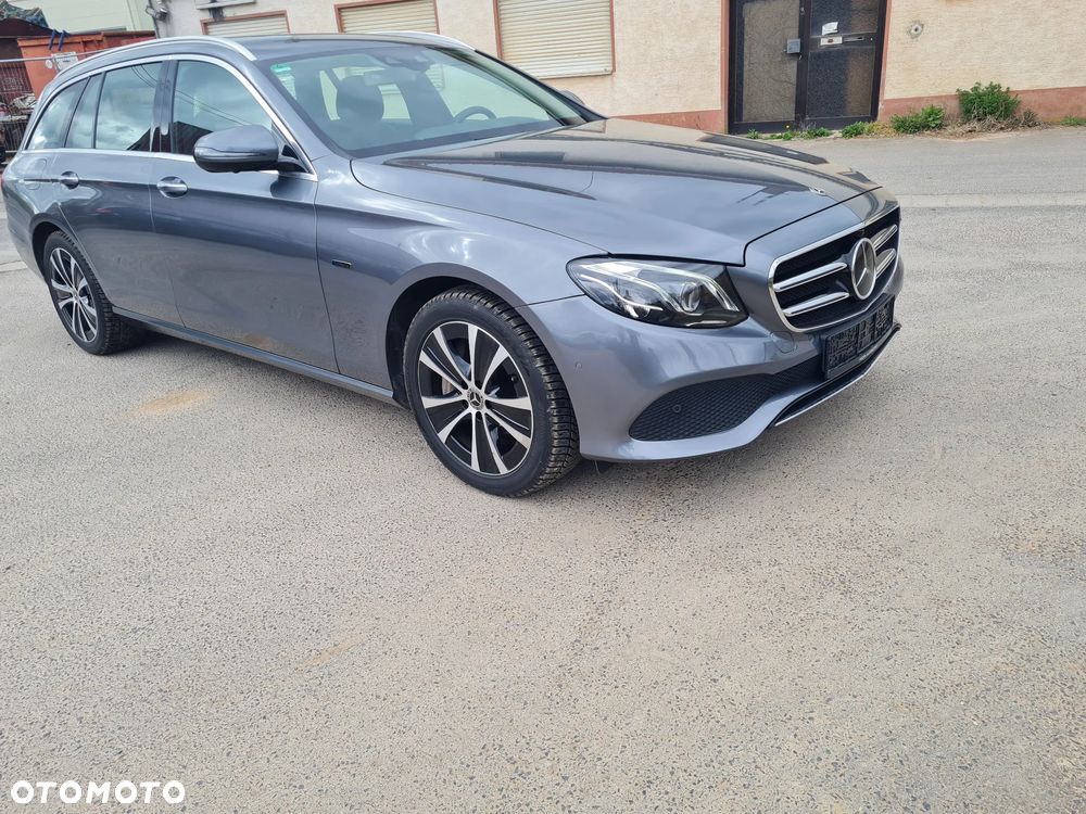 Mercedes-Benz Klasa E 300 de Avantgarde - 3