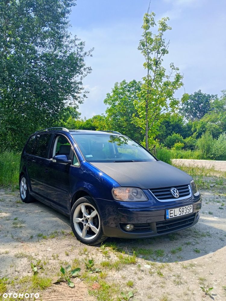 Volkswagen Touran - 1