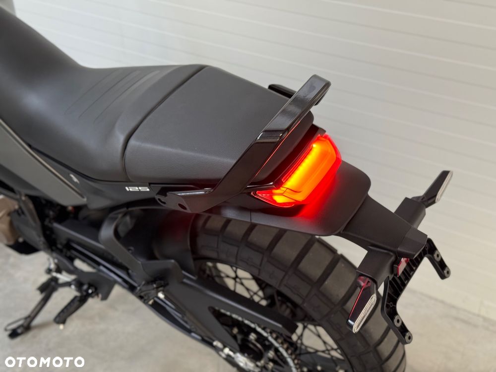 Husqvarna Svartpilen - 35