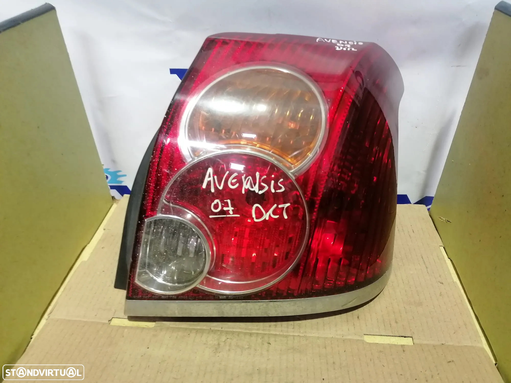 Farolim traseiro Toyota Avensis T25 2003-2009 direito / esquerdo - 5