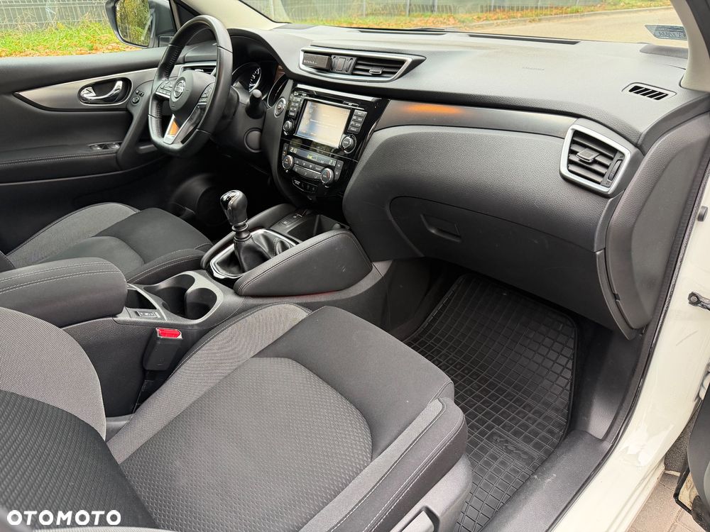 Nissan Qashqai 1.6 DIG-T N-Connecta - 8