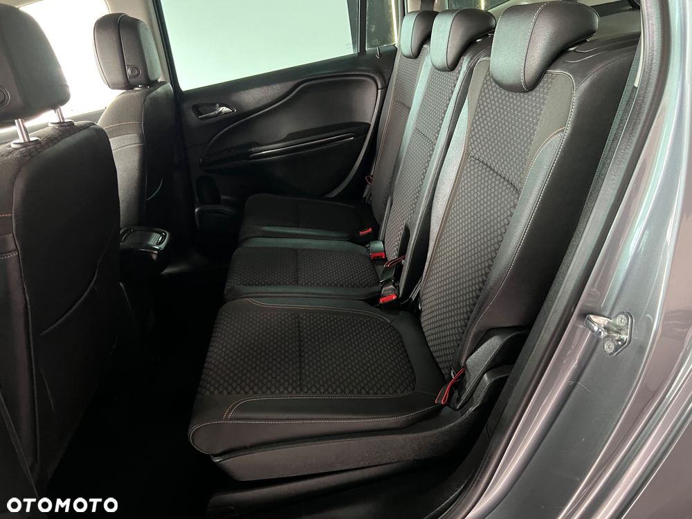Opel Zafira - 24