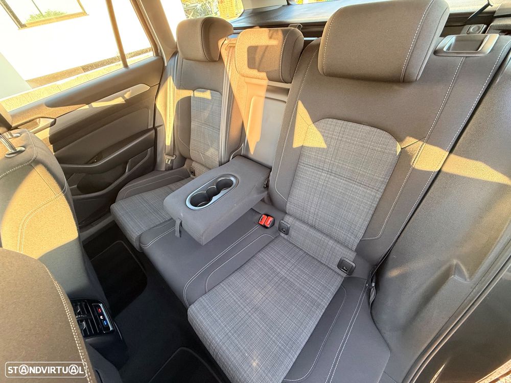 VW Passat Variant 2.0 TDi Business DSG - 47