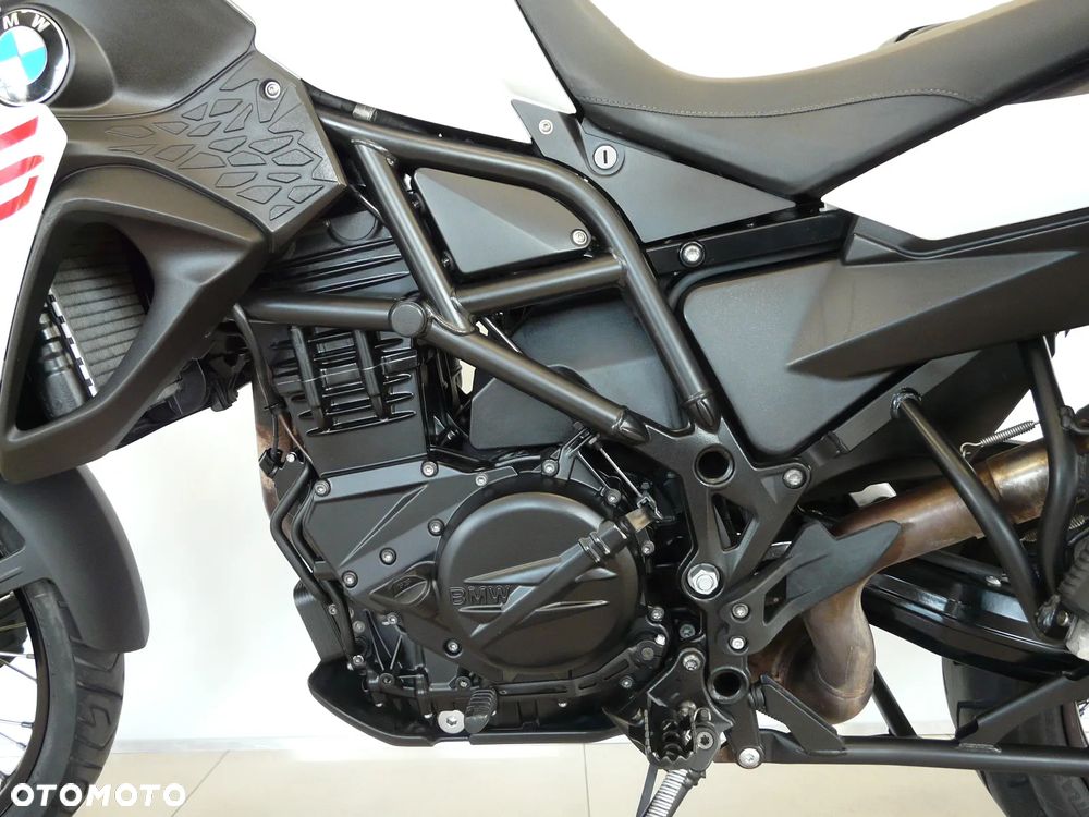 BMW F - 19