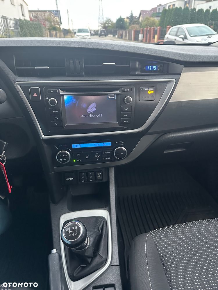 Toyota Auris - 12