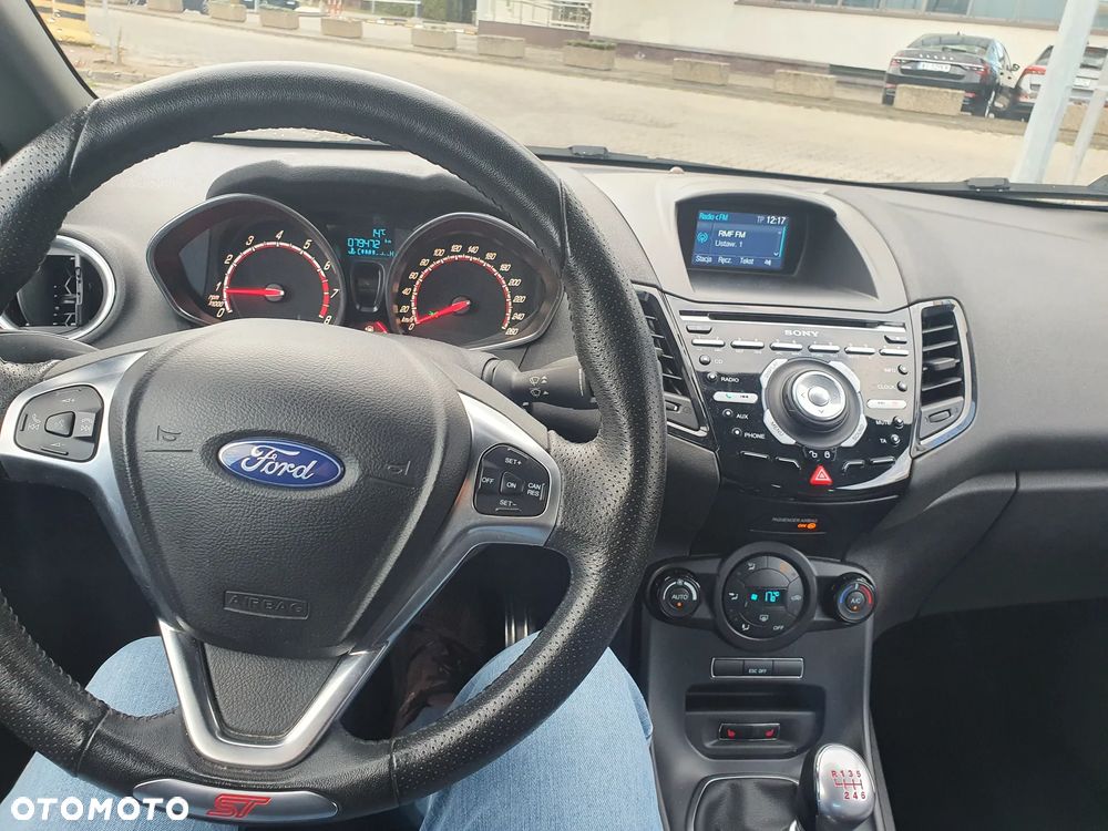 Ford Fiesta ST - 16