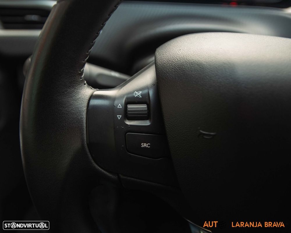 Peugeot 2008 1.2 PureTech Style - 24