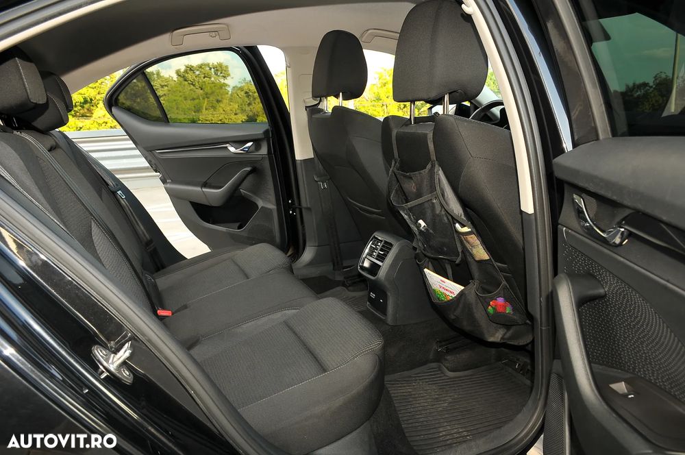 Skoda Octavia 2.0 TDI 150 CP DSG Selection - 6