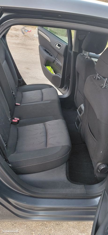 Citroën C4 HDi 90 Attraction - 22