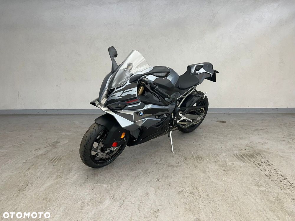 BMW S - 2