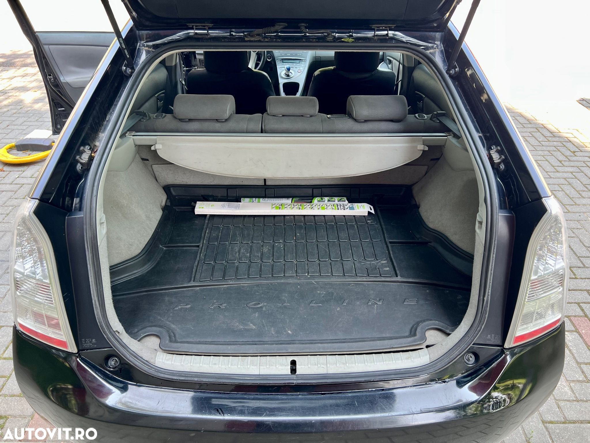 Toyota Prius (Hybrid) - 7