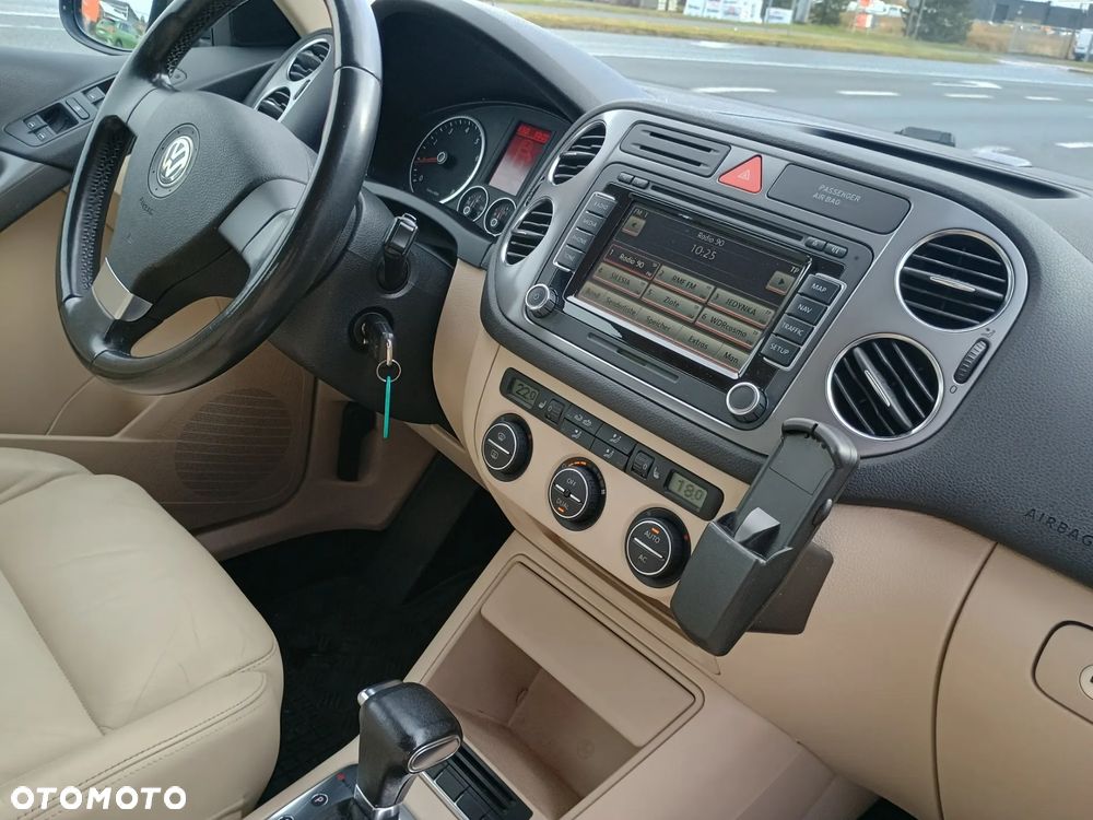 Volkswagen Tiguan - 14