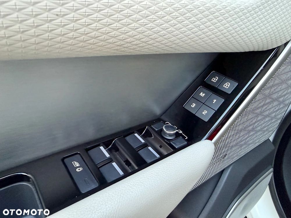 Land Rover Range Rover Velar 3.0 D300 mHEV R-Dynamic SE - 12
