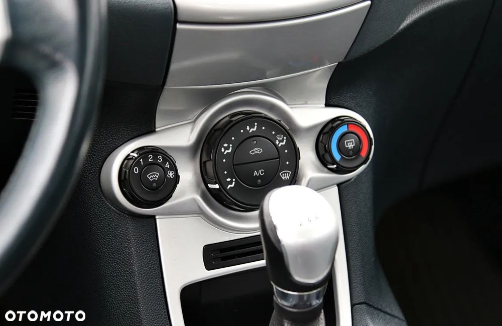 Ford Fiesta 1.25 Titanium - 19