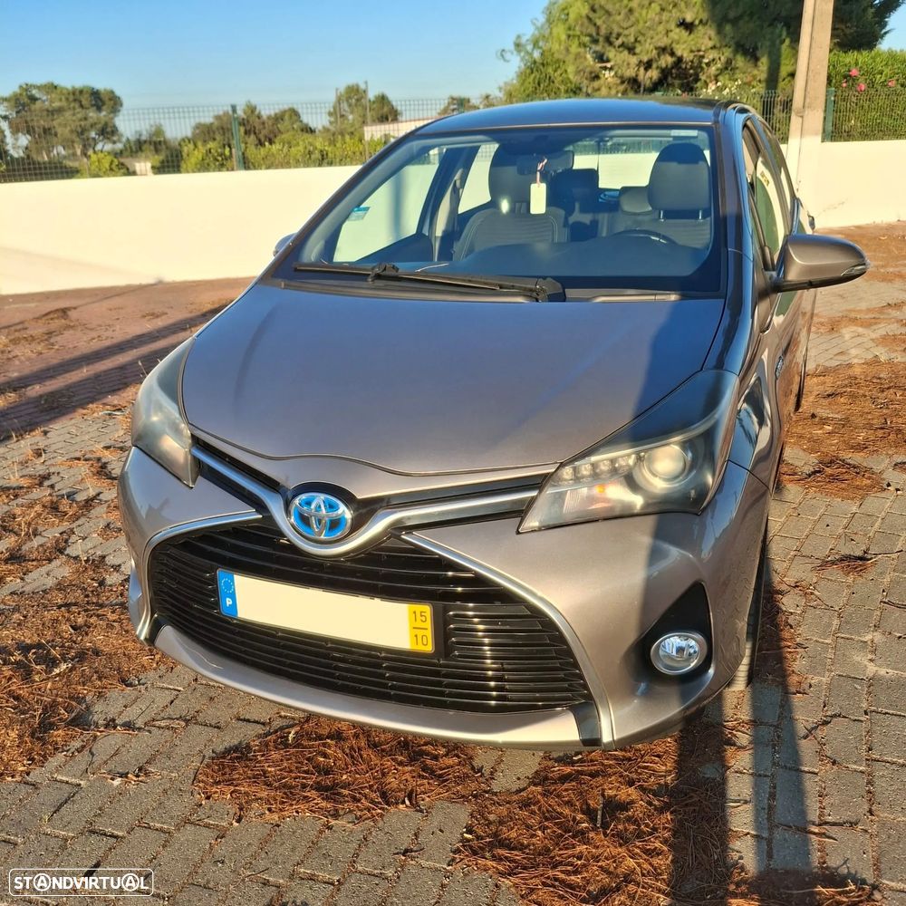 Toyota Yaris 1.5 HSD Comfort +P.Style+P.Techno - 3