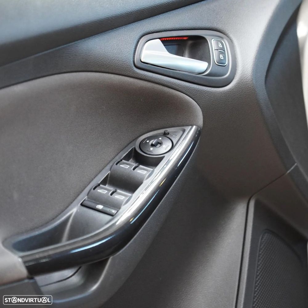 Ford Focus SW 1.0 EcoBoost Active - 37