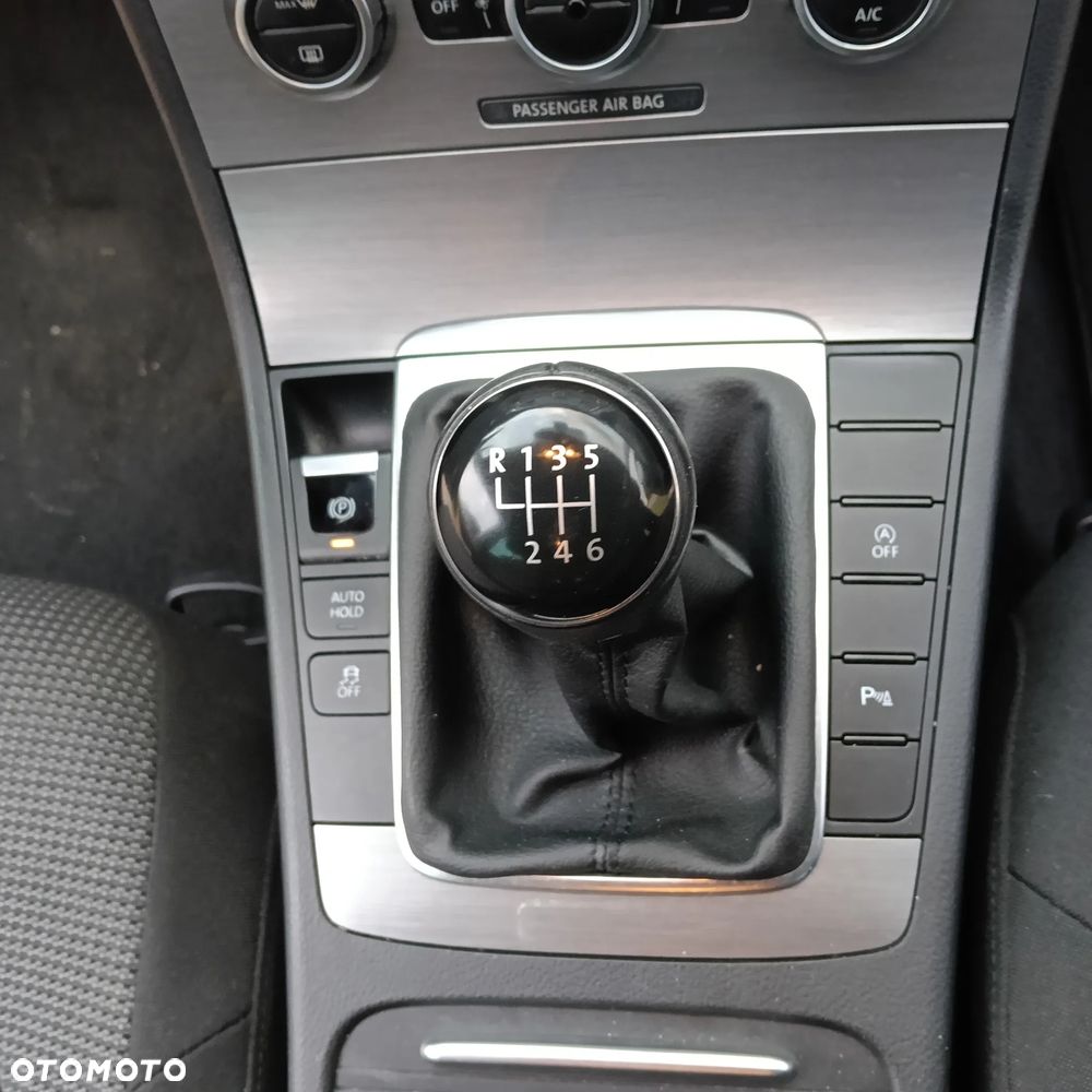 Volkswagen Passat 2.0 TDI Comfortline - 17