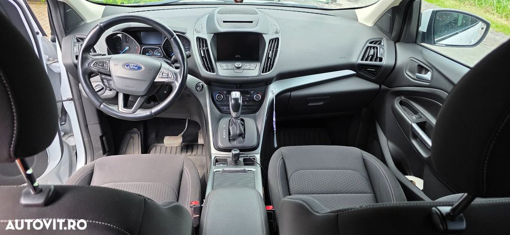 Ford Kuga 2.0 TDCi 2x4 Aut. Trend - 9