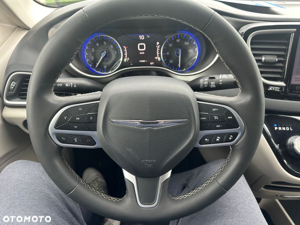 Chrysler Pacifica - 21