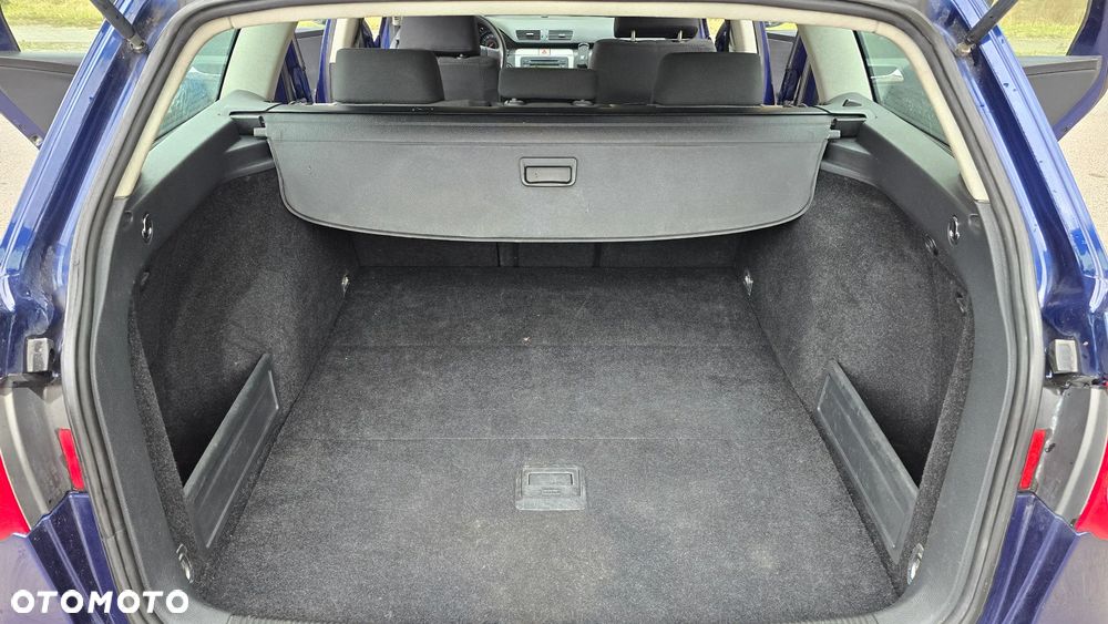 Volkswagen Passat 1.9 TDI DPF Individual - 11