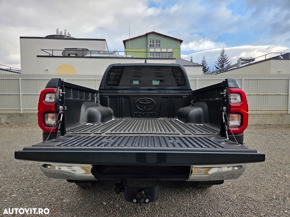 Toyota Hilux 4x4 Double Cab Autm. Executive - 8