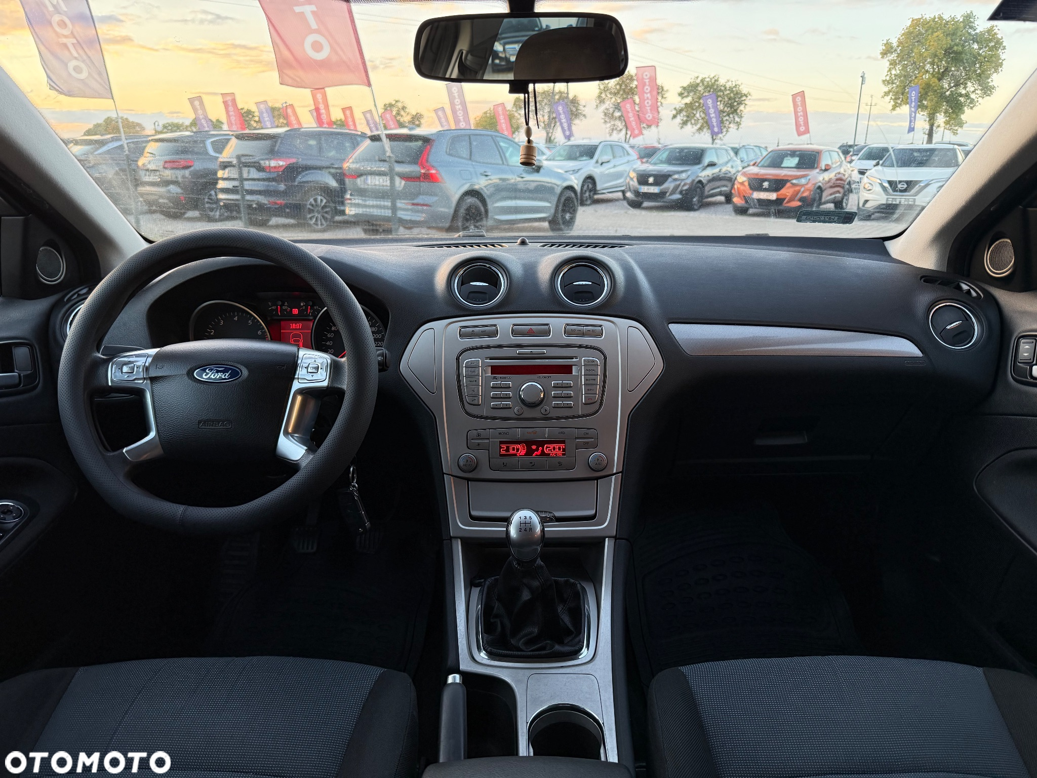 Ford Mondeo 1.6 Ambiente - 19