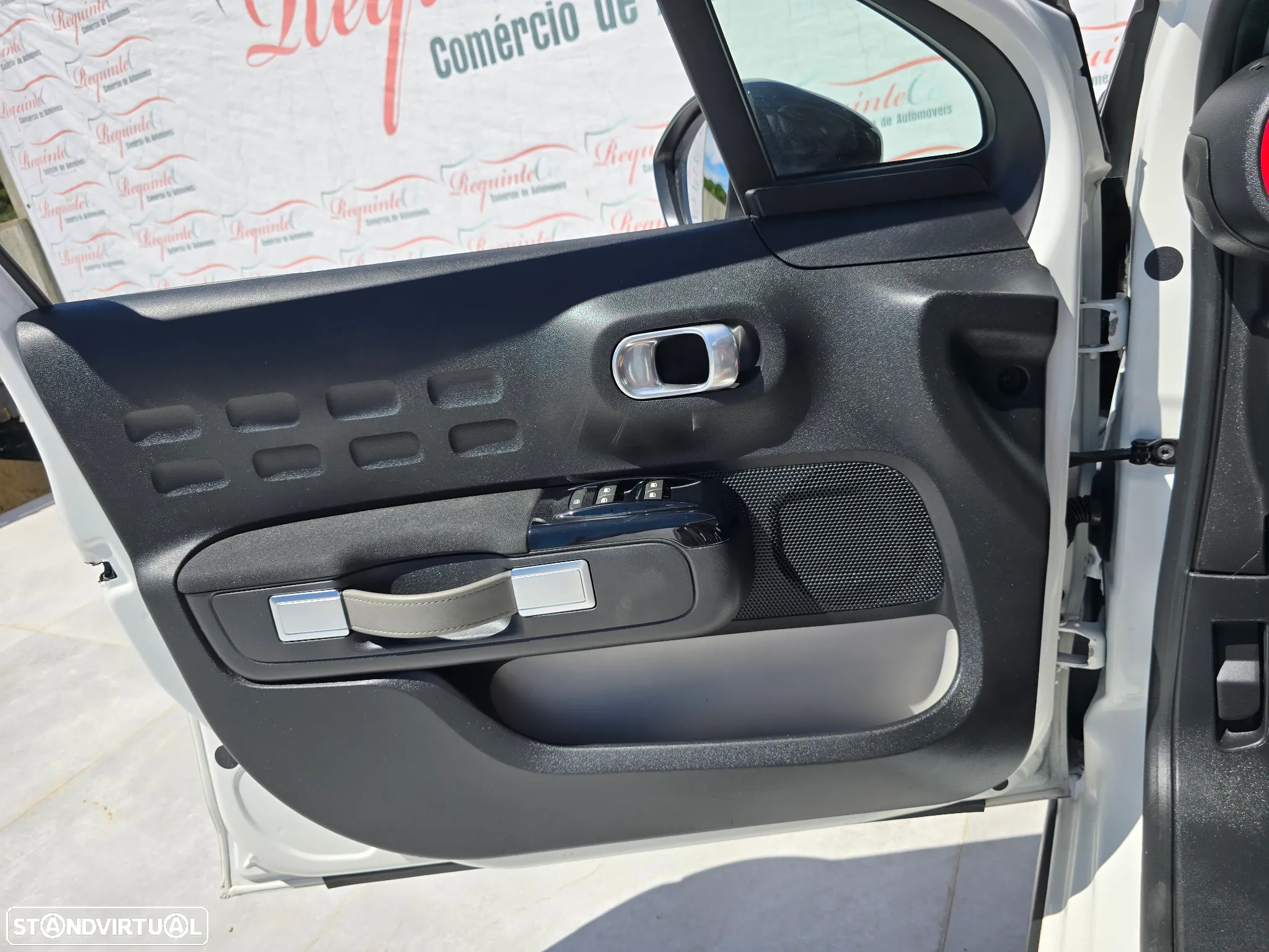 Citroën C3 1.2 PureTech Shine EAT6 - 35