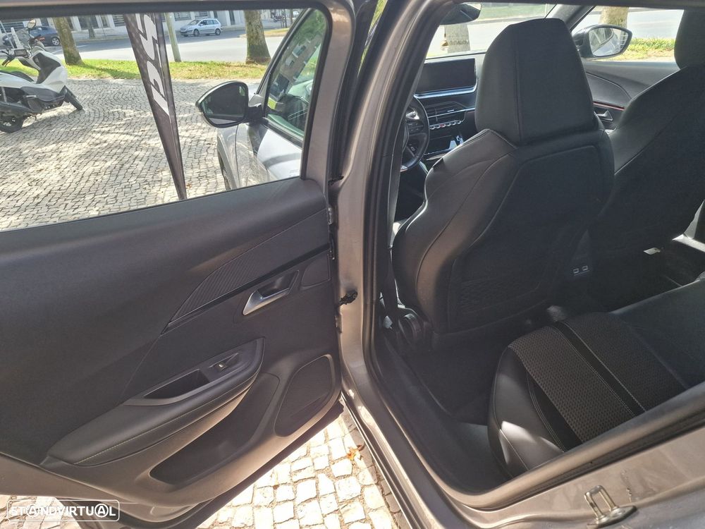 Peugeot 2008 1.2 PureTech GT - 13