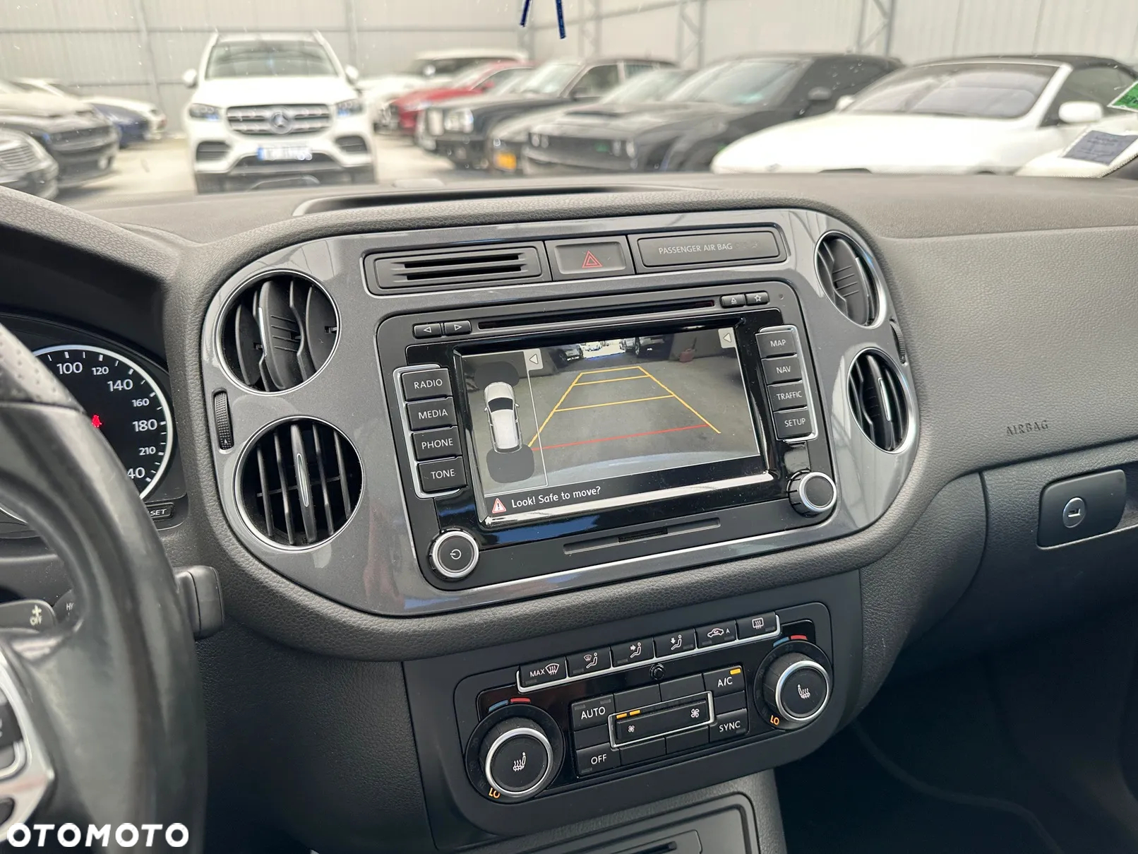 Volkswagen Tiguan 2.0 TDI 4Mot Perfectline R-Style DSG - 9