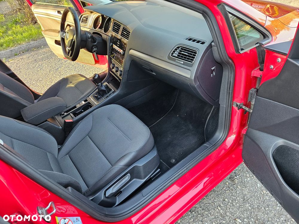 Volkswagen Golf 1.6 TDI SCR Trendline - 16