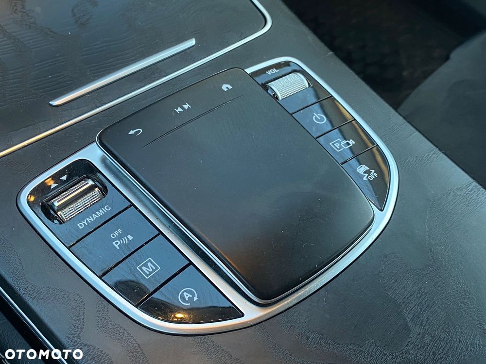 Mercedes-Benz GLC - 18