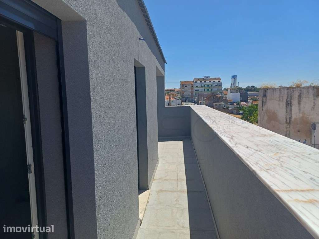 Moradia T2 com terraço e garagem - Grande imagem: 3/18