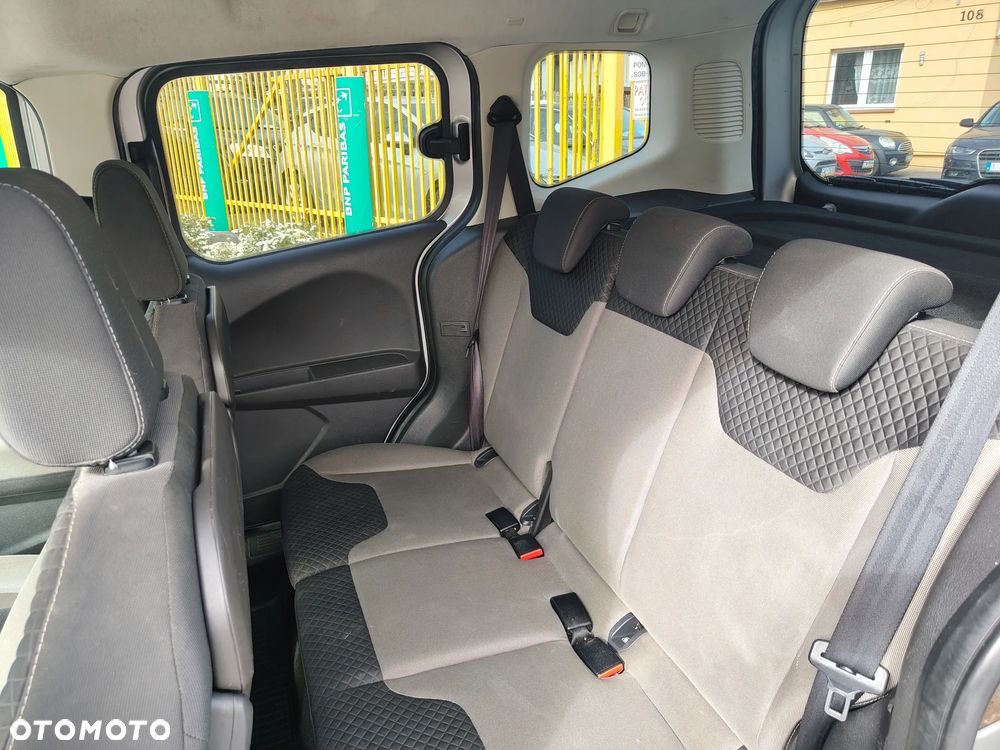 Ford Tourneo Courier 1.5 TDCi S&S Ambiente - 14