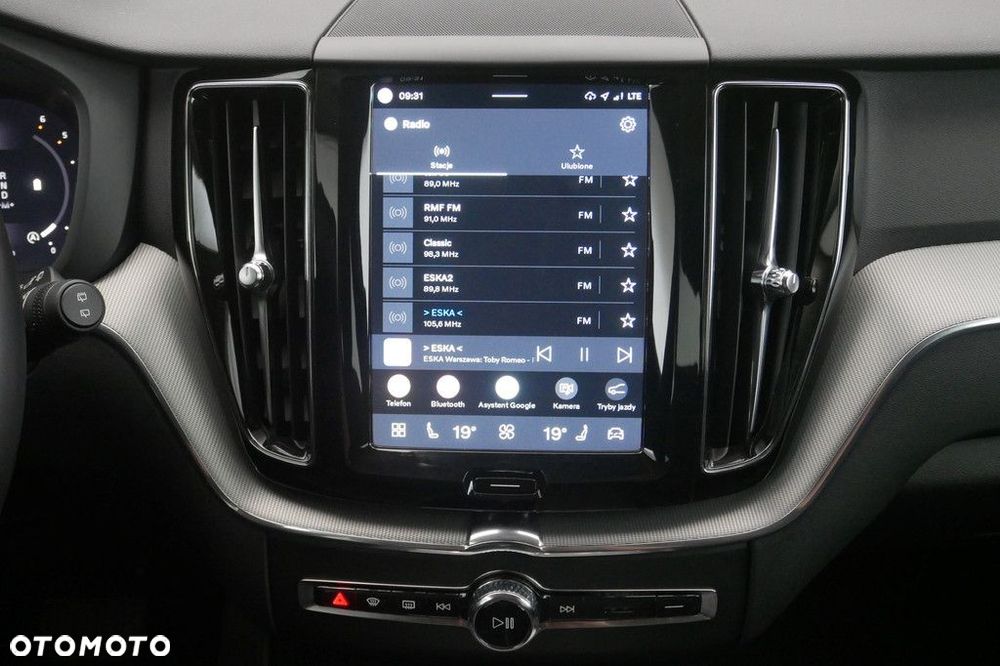 Volvo XC 60 B4 D AWD Plus Dark - 10
