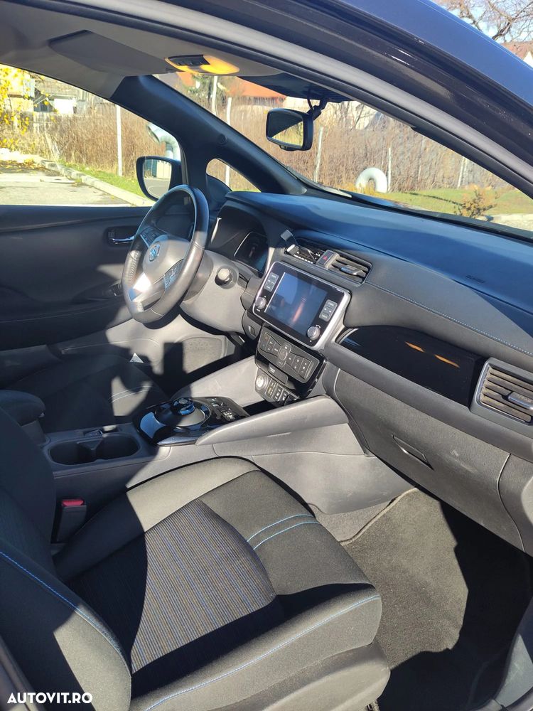 Nissan LEAF 40 kWh N-Connecta - 11