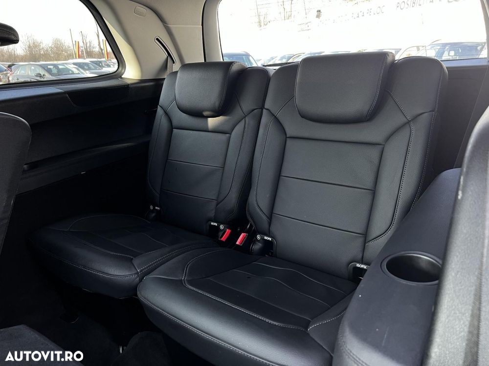 Mercedes-Benz GLS - 33