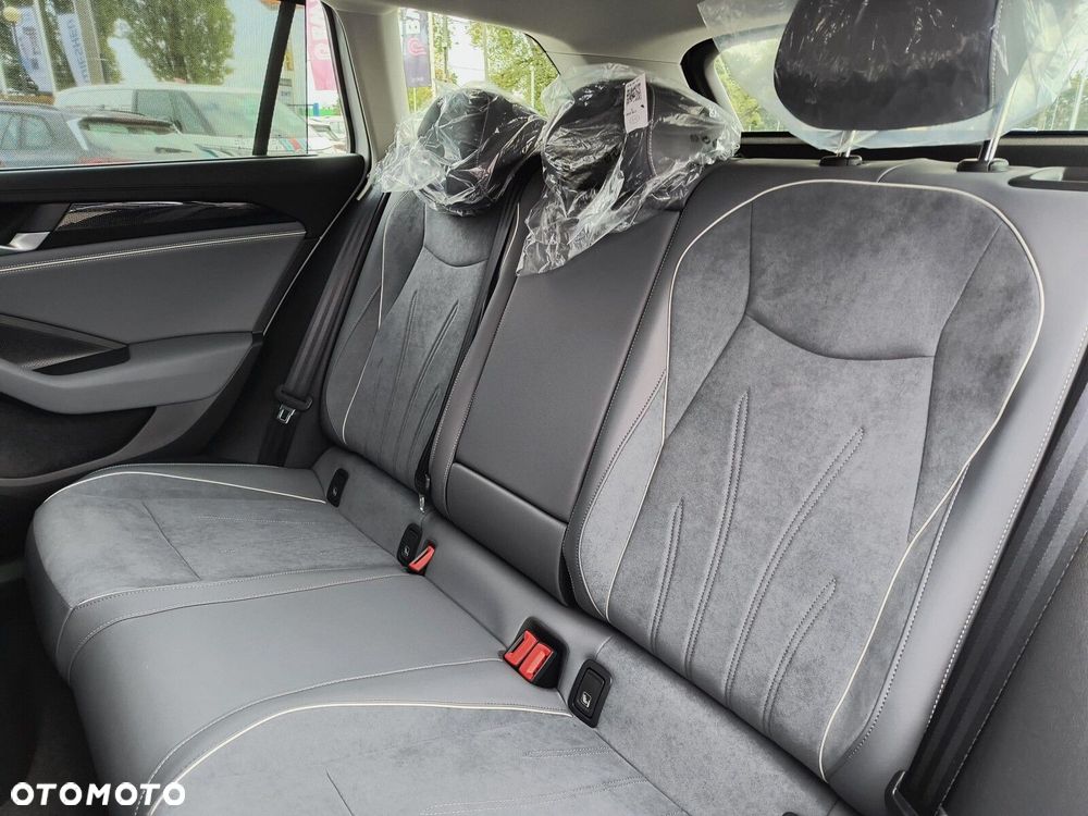 Volkswagen Passat 2.0 TDI EVO Business DSG - 24