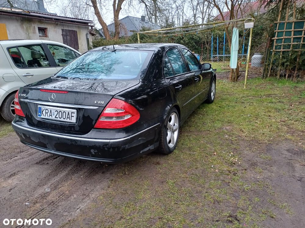Mercedes-Benz Klasa E 320 CDI T Avantgarde - 2