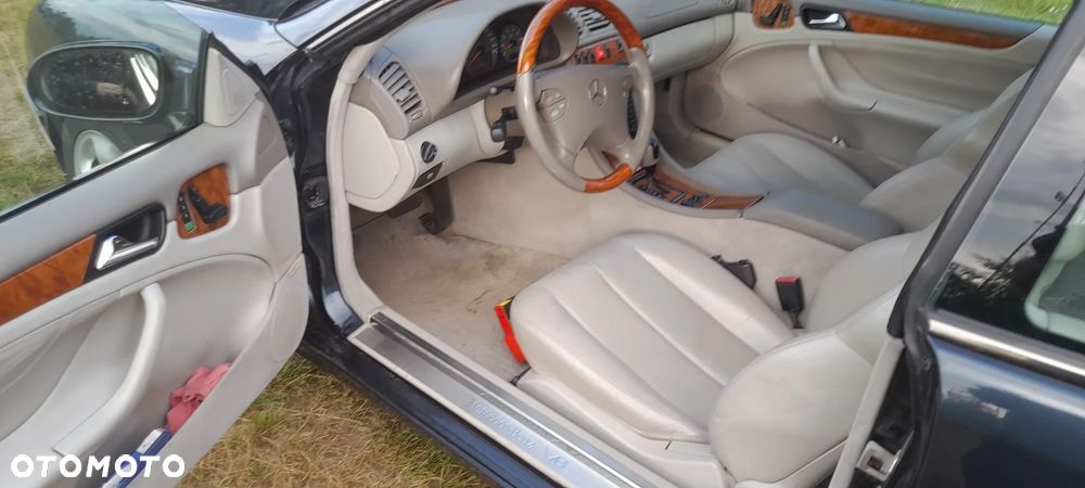 Mercedes-Benz CLK - 4