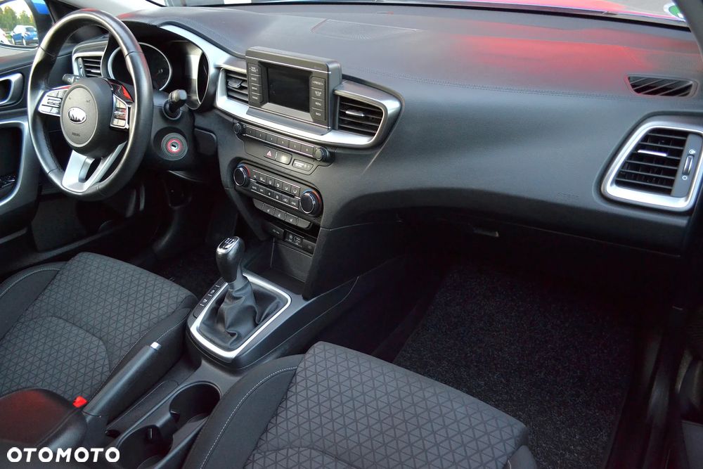 Kia Ceed 1.4 T-GDI M - 9