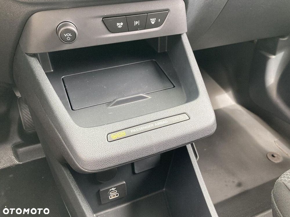 Ford Transit Courier - 14